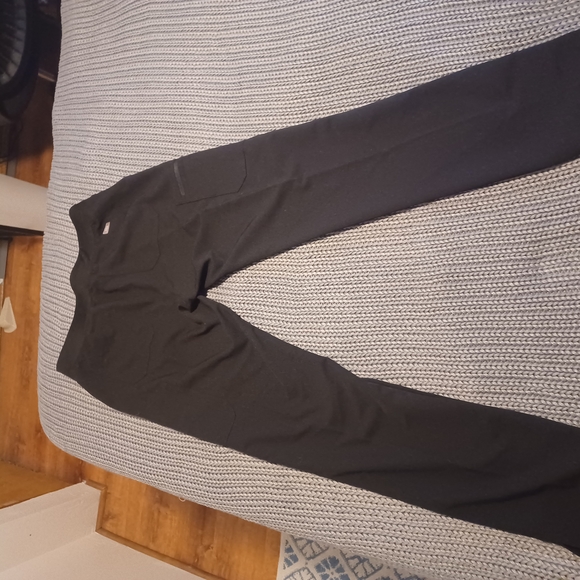 Black Figs Yola Skinny Scrub Pants - Picture 3 of 3